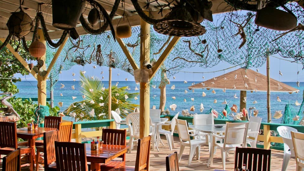 Oj’s Beach Bar & Restaurant