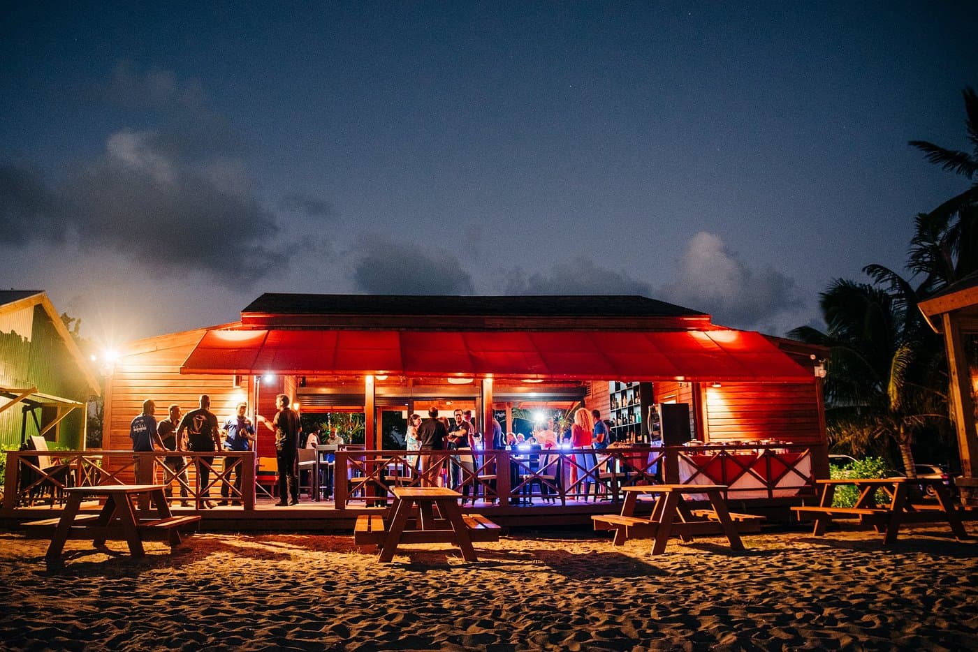 Zanzi Bar & Grill
